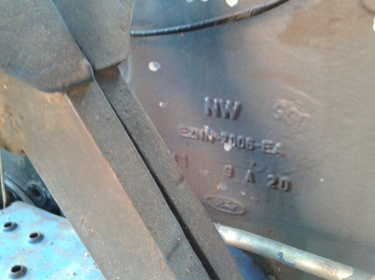 ขาย ฟอร์ด6610เสื้อลาย สองเพลาคาราโล่ สภาพพร้อมใช้ พร้อมอุปกรณ์