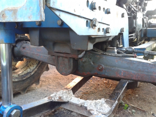 ขาย ฟอร์ด6610เสื้อลาย สองเพลาคาราโล่ สภาพพร้อมใช้ พร้อมอุปกรณ์