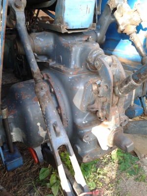 ขาย ฟอร์ด6610เสื้อลาย สองเพลาคาราโล่ สภาพพร้อมใช้ พร้อมอุปกรณ์