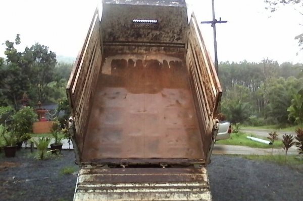 ขายรถหกล้อดั้ม