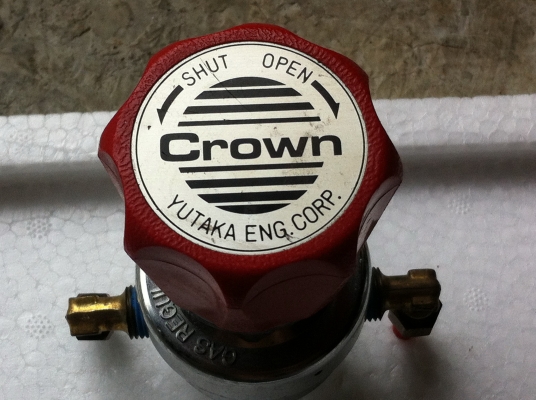 เร็กกูเรเตอร์ปรับแรงดันแก็สหรือลม Crown ผลิตจากญี่ปุ่นสภาพสวยตามภาพโครงสร้างแข็งแรง( มี 5 อัน)