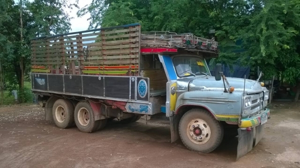 ขาย 10 ล้อหัวยาว เพลาเดียว คัสซีสวยตลอดเส้น เครื่อง 6BD1 165 แรงม้า เกียร์ร็อค พวงมาลัยพาวเวอร์ ทะเบียนพร้อมโอน ราคาต่อรองได้