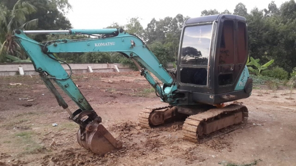 ลดเหลือ270000 ขายKOMATSU PC 30-7 สภาพเดิมๆ มีแอร์ พร้อมใช้