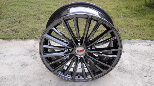 แม็กแต่ง Honda CRV 20 ก้าน  ขอบ 17-5-114.3 พร้อมใช้ 4 วง / ขาย 10,000 บาท