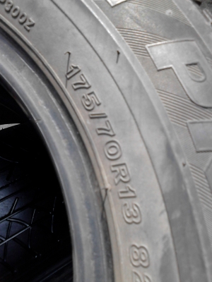175/70R13 BRIDGESTONE PREMIUM มี 4 เส้น TEL.081-427-3941