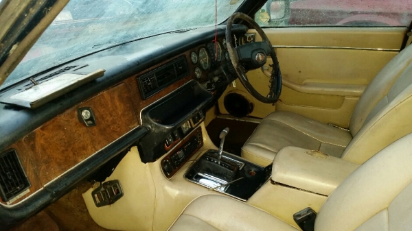 ขายขาดทุนครับ จากัวร์ XJ6 ปี 89 เครื่องเดิม6สูบ เครื่องไม่ติด พร้อมโอน ขายตามสภาพ 68,000