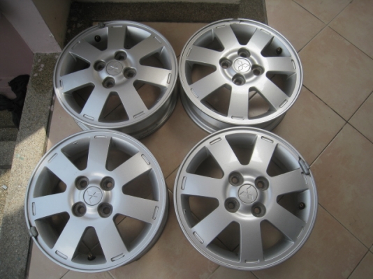 ขายล้อแม็กมือ2 Mitsu mirage 14"x4.5" et46 4รู100 สนใจติดต่อเล็กคลองสามครับ 081-3747940