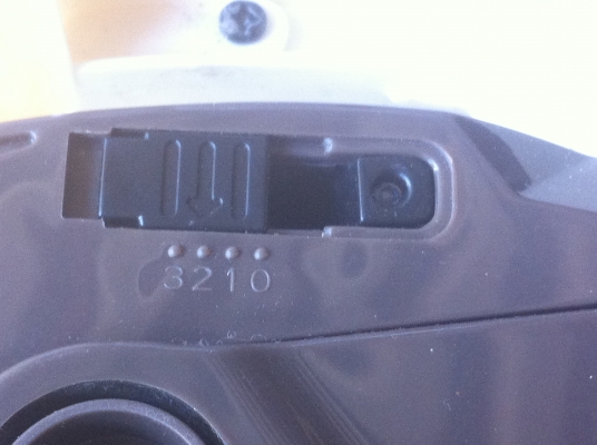 หุ่นยนต์ดูดฝุ่น TSUKAMOTO AIM จากญี่ปุ่นพร้อมหัวปัดพื้นสำรอง 2 อัน เลือกการทำงานได้หลายแบบ