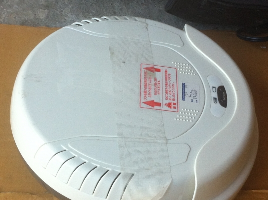 หุ่นยนต์ดูดฝุ่น TSUKAMOTO AIM จากญี่ปุ่นพร้อมหัวปัดพื้นสำรอง 2 อัน เลือกการทำงานได้หลายแบบ