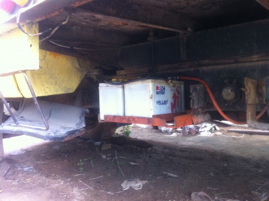 ขาย 6 ล้อหัวยาวเทรลเลอร์ขึ้นรถเกียวข้าวเครื่อง อิซูซุ  165 แรง