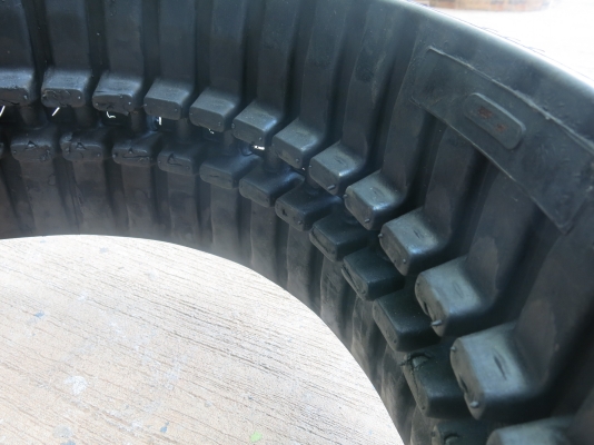 ขาย!!! แทรคยางใหม่ ขาย!!! แทรคยางใหม่