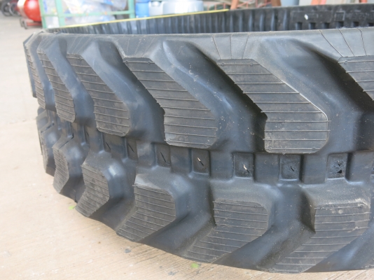 ขาย!!! แทรคยางใหม่ ขาย!!! แทรคยางใหม่