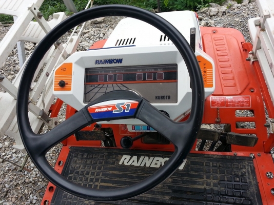 ขายรถดำนา คูโบต้า แบบนั่งขับ เก่าญี่ปุ่น ราคาถูกครับ สภาพ 80\% ขายรถดำนา คูโบต้า แบบนั่งขับ เก่าญี่ปุ่น ราคาถูกครับ สภาพ 80\%