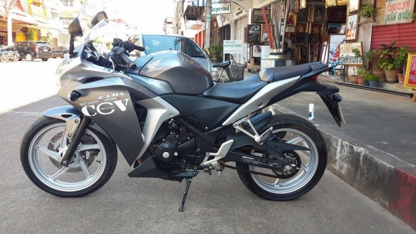 HONDA CBR250 ABS ปี2011 ทะเบียนตองแท้พร้อมโอน โซ่สเตอเต็ม เดิมๆสวยๆ รถวิ่งน้อยมากคับ คับ ราคา 69000 บาท ส่งได้ทั่วไทยคับ สนใจติดต่อ 081-0578282 ไอดีไลน์ POPBIGBIKESAKON คับ สนใจรถสวย ถูก ดี ต้อง POP BIGBIKE SAKONNAKHON