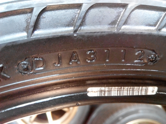 ยาง bridgestone potenza s001 205/55/16 ปี12 ยาง bridgestone potenza s001 205/55/16 ปี12