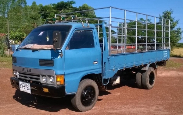 ขาย 6 ล้อ KS 110 คัสซีสวยตลอดเส้น เครื่อง 4BD1 110 แรงม้าฝาขาว เกียร์ดี เบรคดี ทะเบียนพร้อมโอน ราคาต่อรองได้ครับ