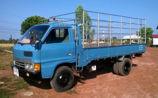 ขาย 6 ล้อ KS 110 คัสซีสวยตลอดเส้น เครื่อง 4BD1 110 แรงม้าฝาขาว เกียร์ดี เบรคดี ทะเบียนพร้อมโอน ราคาต่อรองได้ครับ