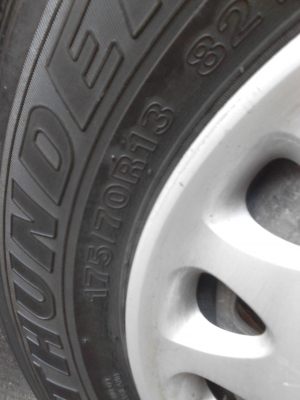 175/70R13  กะทะล้อพร้อมยาง  4 เส้น THUNDER  TEL.081-427-3941