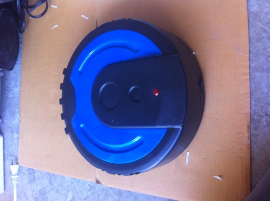 หุ่นยนต์เช็ดความความสะอาดพื้นของใหม่ พร้อมผ้าเช็ดทำความสะอาดให้มาด้วยเยอะมาก