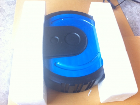 หุ่นยนต์เช็ดความความสะอาดพื้นของใหม่ พร้อมผ้าเช็ดทำความสะอาดให้มาด้วยเยอะมาก