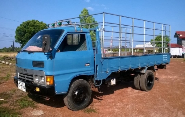 ขาย 6 ล้อ ISUZU KS 110 คัสซีสวยตลอดเส้น เครื่อง 4BD1 110 แรงม้า เกียร์ดี เบรคดี ทะเบียนพร้อมโอน ราคาต่อรองได้ครับ