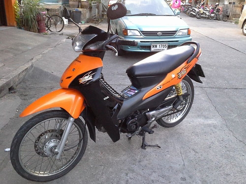 Wave z ubox ปี 49 รถบ้าน เครื่องเดิมๆ ไม่หลวม เอกสารครบ ราคาไม่แพง