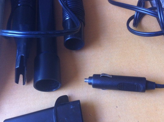 เครื่องดูดฝุ่นในรถ BLACK&DECKER ใช้ไฟDC 12V. จากรถยนต์และบ้านได้ เครื่องดูดฝุ่นในรถ BLACK&DECKER ใช้ไฟDC 12V. จากรถยนต์และบ้านได้