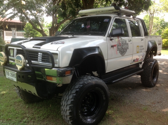 ขาย 4 ประตู KB เครื่อง 4JB1. 2800 cc. โบว์  ยาง 35 ขอบ16 นิ้ว ราคา 145,000฿