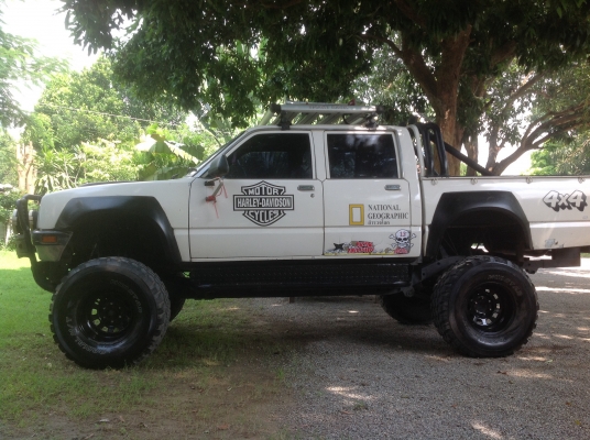 ขาย 4 ประตู KB เครื่อง 4JB1. 2800 cc. โบว์  ยาง 35 ขอบ16 นิ้ว ราคา 145,000฿