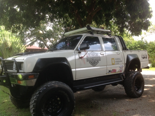 ขาย 4 ประตู KB เครื่อง 4JB1. 2800 cc. โบว์  ยาง 35 ขอบ16 นิ้ว ราคา 145,000฿