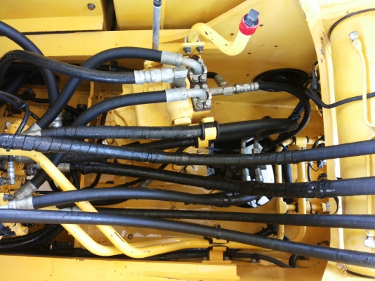 KOMATSU  PC200-8  รถสวยพร้อมใช้งาน