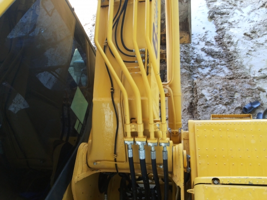 KOMATSU  PC200-8  รถสวยพร้อมใช้งาน