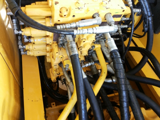 KOMATSU  PC200-8  รถสวยพร้อมใช้งาน