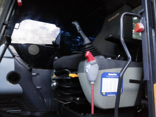 KOMATSU  PC200-8  รถสวยพร้อมใช้งาน