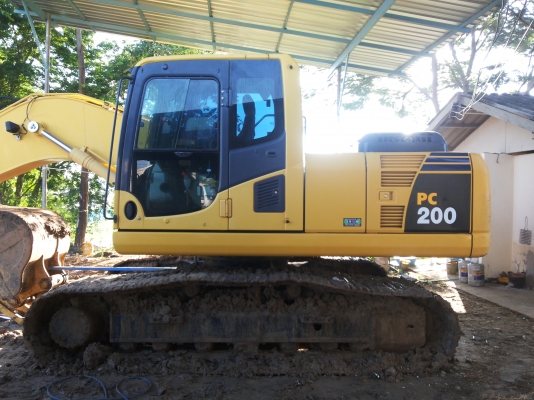 KOMATSU  PC200-8  รถสวยพร้อมใช้งาน