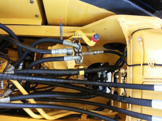 KOMATSU  PC200-8  รถสวยพร้อมใช้งาน