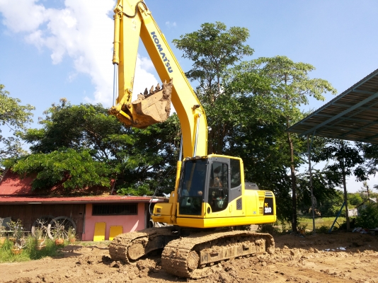 KOMATSU  PC200-8  รถสวยพร้อมใช้งาน