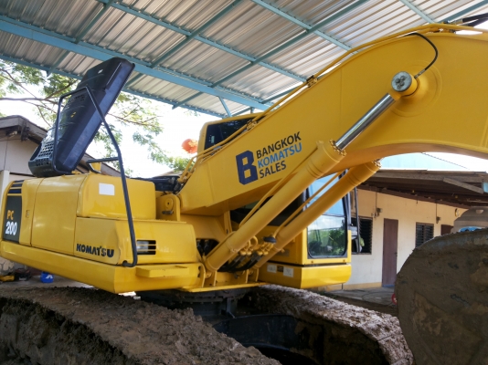 KOMATSU  PC200-8  รถสวยพร้อมใช้งาน