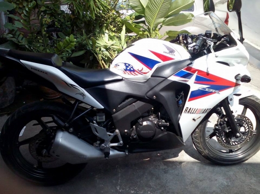 ขาย HONDA CBR 150 ปี 55 เดือนมีนาคม สภาพสวยเดิมๆ วิ่งไป 31,xxx กิโล มีกันร้อนท่อไอเสียอย่างเดียวที่มีรอย เล่มพร้อมโอน ขาย HONDA CBR 150 ปี 55 เดือนมีนาคม สภาพสวยเดิมๆ วิ่งไป 31,xxx กิโล มีกันร้อนท่อไอเสียอย่างเดียวที่มีรอย เล่มพร้อมโอน