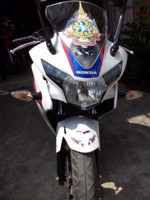 ขาย HONDA CBR 150 ปี 55 เดือนมีนาคม สภาพสวยเดิมๆ วิ่งไป 31,xxx กิโล มีกันร้อนท่อไอเสียอย่างเดียวที่มีรอย เล่มพร้อมโอน ขาย HONDA CBR 150 ปี 55 เดือนมีนาคม สภาพสวยเดิมๆ วิ่งไป 31,xxx กิโล มีกันร้อนท่อไอเสียอย่างเดียวที่มีรอย เล่มพร้อมโอน