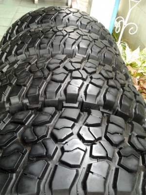 BF Km2 ขนาด 265/75/16 ปี12 สวยๆ สภาพดี พร้อมใช้งาน 1ชุด