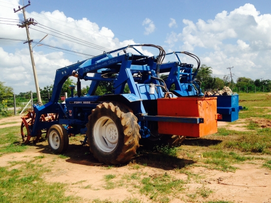 ขายรถไถฟอร์ดพร้อมคีบอ้อย...ด่วนมาก