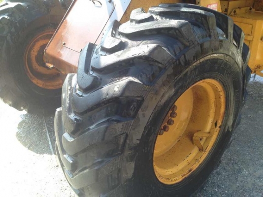 รถตัก Komatsu WA 150-1 นำเข้าจาก ญี่ปุ่น +++ สวยมาก พร้อมใช้งาน ขายถูก 090-986-2521 รถตัก Komatsu WA 150-1 นำเข้าจาก ญี่ปุ่น +++ สวยมาก พร้อมใช้งาน ขายถูก 090-986-2521