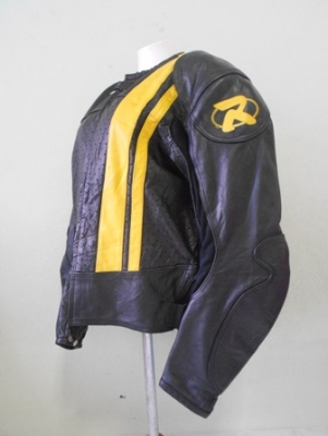 สื้อหนังแข่งสนามสภาพสวยไม่มีตำหนิ ไซส์48