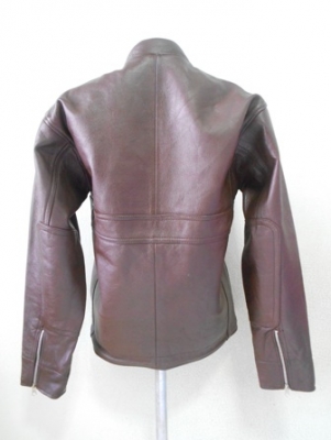 เสื้อหนังช้างสีน้ำตาล หนังหนางานสวยมี1ตัว ราคา950บาท