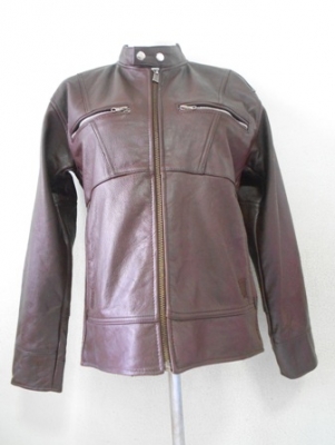 เสื้อหนังช้างสีน้ำตาล หนังหนางานสวยมี1ตัว ราคา950บาท