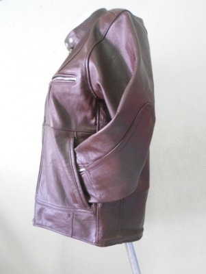 เสื้อหนังช้างสีน้ำตาล หนังหนางานสวยมี1ตัว ราคา950บาท