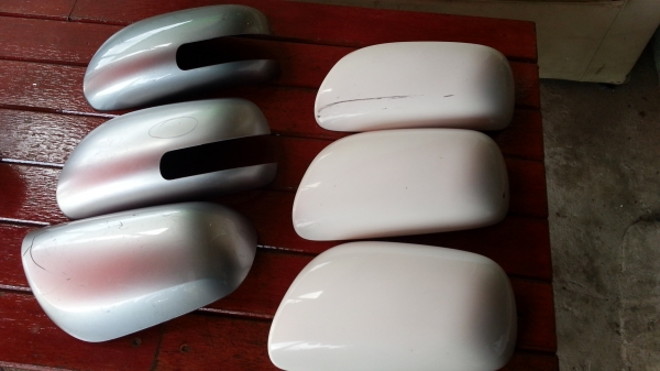 กระจกมองข้างวีออส 08-12 ไฟฟ้า 7 สาย ข้างซ้าย  มีฝาครอบสีขาว  มีแผ่นเนื้อกระจก