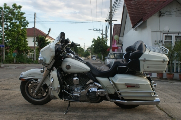 ขาย HARLEY-DAVIDSON รุ่น ULTRACLASSIC ELECTRA GLIDE ปี 2002 ทะเบียนพร้อมโอน ราคา 640,000 บาท สนใจติดต่อ 081-7656284 ต้อม เชียงราย