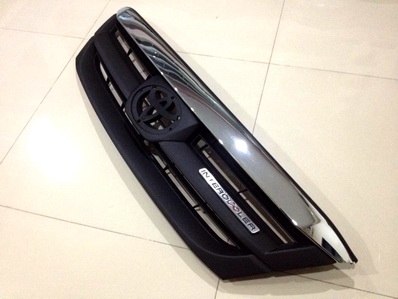 กระจังหน้าFORTUNER ดำด้าน ของแท้ ขาครบ ตจว ส่งได้ครับ